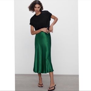 Zara Satin Effect Midi Skirt, New with tag